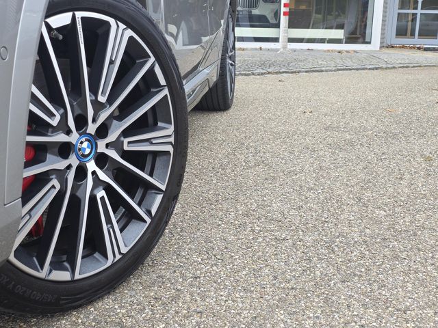 BMW iX1 x30 M Sport Pro HUD ACC PanoD.SuView.AHK 20 Sportpaket Bluetooth Navi LED Vollleder Klima Standh Ansicht 10 für Fahrzeugdetailseite