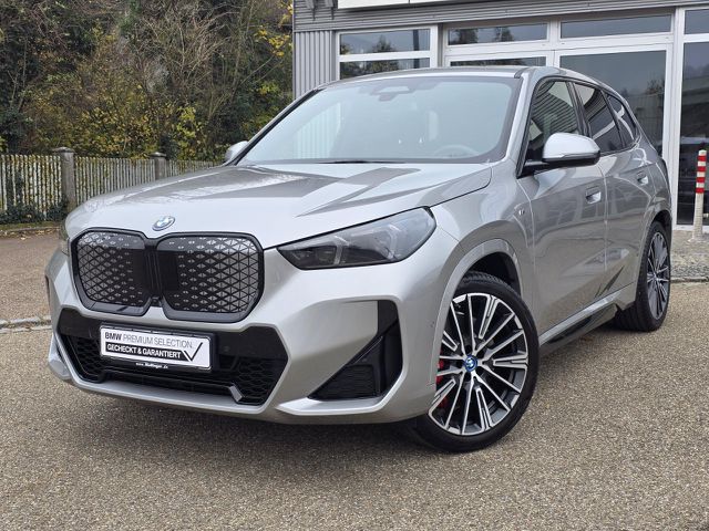 BMW iX1 x30 M Sport Pro HUD ACC PanoD.SuView.AHK 20 Sportpaket Bluetooth Navi LED Vollleder Klima Standh Ansicht 2 für Fahrzeugdetailseite