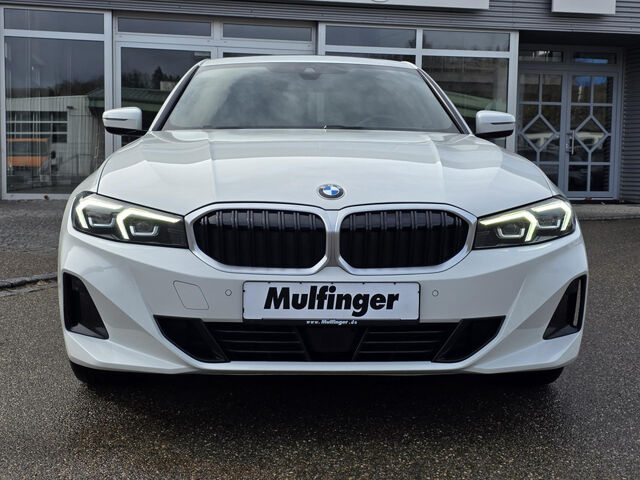 BMW 330 d Sports. ACC Kamera GlasD.Widescreen H/K AHK Bluetooth Navi LED Vollleder Klima PDC el. Fenster Ansicht 3 für Fahrzeugdetailseite