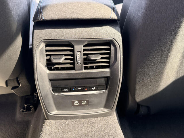 BMW 330 e Touring M-PAKET PRO Innovationspaket AHK Elek Sportpaket HUD Navi LED Vollleder Klima PDC el. F Ansicht 14 für Fahrzeugdetailseite