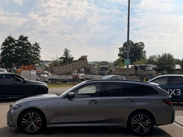 BMW 330 e Touring M-PAKET PRO Innovationspaket AHK Elek Sportpaket HUD Navi LED Vollleder Klima PDC el. F Ansicht 5 für Fahrzeugdetailseite