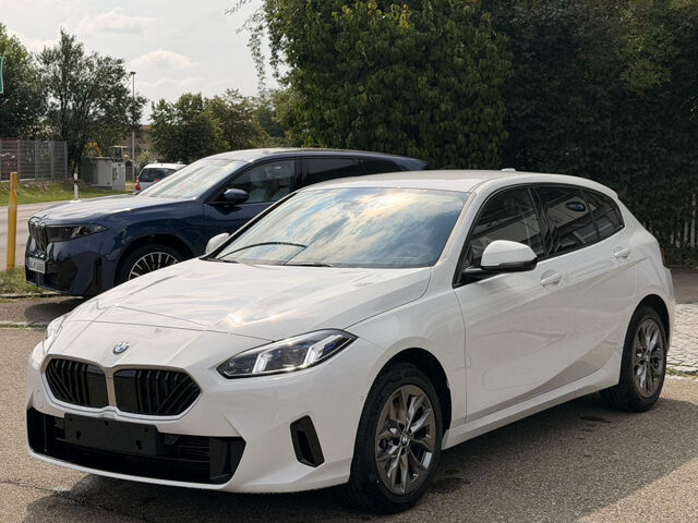BMW 118 d Shz Hochglanz Shadow Line Adap. LED Bluetooth Navi Klima PDC el. Fenster Ansicht 4 für Fahrzeugdetailseite