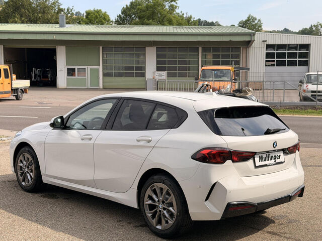 BMW 118 d Shz Hochglanz Shadow Line Adap. LED Bluetooth Navi Klima PDC el. Fenster Ansicht 7 für Fahrzeugdetailseite