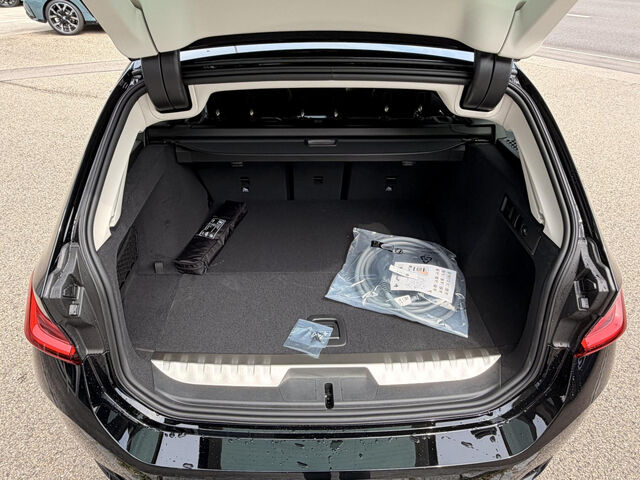 BMW 330 e Touring Innov.Pak. Ada.LED AHK LHZ ACC HiFi Navi Klima PDC el. Fenster Ansicht 13 für Fahrzeugdetailseite