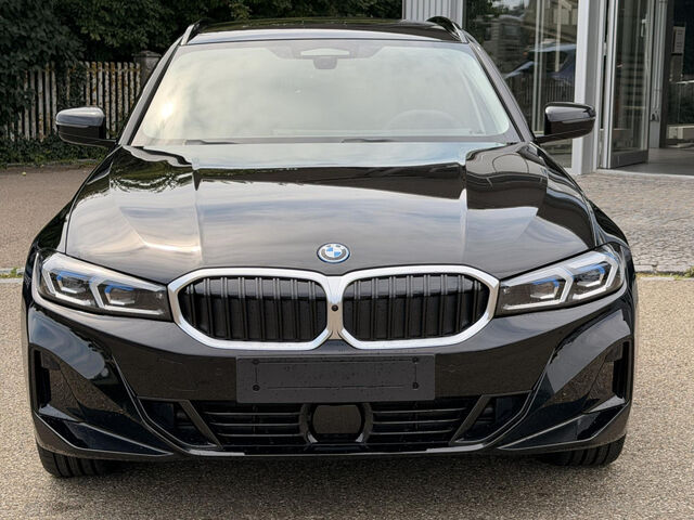 BMW 330 e Touring Innov.Pak. Ada.LED AHK LHZ ACC HiFi Navi Klima PDC el. Fenster Ansicht 3 für Fahrzeugdetailseite