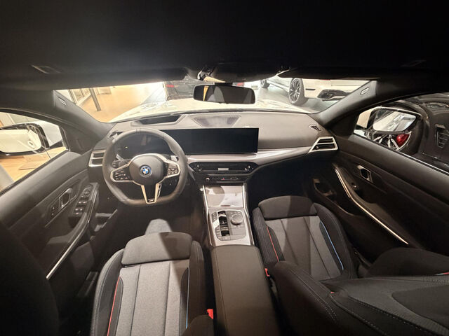BMW 330 e Touring xDrive M Sportpaket AHK SHZ HiFi Navi LED Klima PDC el. Fenster Ansicht 11 für Fahrzeugdetailseite