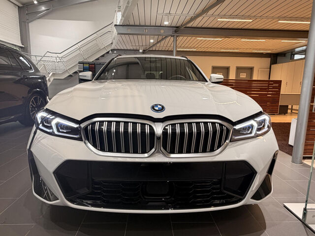 BMW 330 e Touring xDrive M Sportpaket AHK SHZ HiFi Navi LED Klima PDC el. Fenster Ansicht 3 für Fahrzeugdetailseite