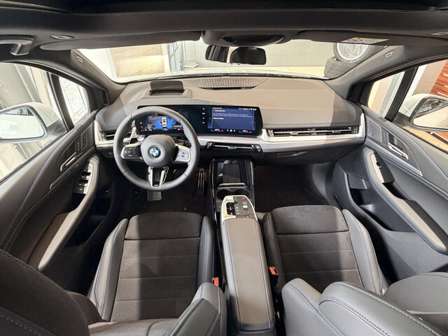 BMW 220 Active Tourer 220i AT M-Sport AHK PANO HUD ACC H/K Massage LHZ Sportpaket Navi LED Klima PDC el. Fenster Ansicht 10 für Fahrzeugdetailseite