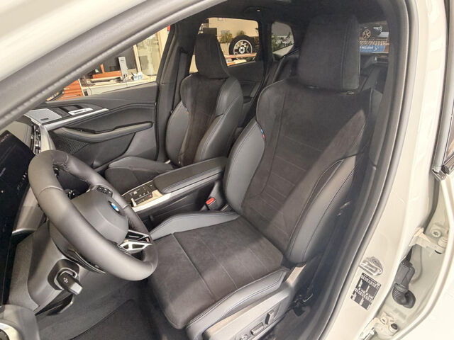 BMW 220 Active Tourer 220i AT M-Sport AHK PANO HUD ACC H/K Massage LHZ Sportpaket Navi LED Klima PDC el. Fenster Ansicht 12 für Fahrzeugdetailseite