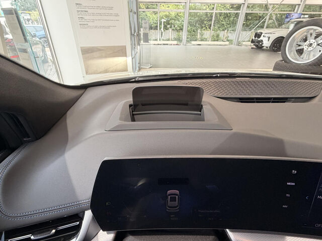 BMW 220 Active Tourer 220i AT M-Sport AHK PANO HUD ACC H/K Massage LHZ Sportpaket Navi LED Klima PDC el. Fenster Ansicht 15 für Fahrzeugdetailseite