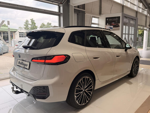 BMW 220 Active Tourer 220i AT M-Sport AHK PANO HUD ACC H/K Massage LHZ Sportpaket Navi LED Klima PDC el. Fenster Ansicht 8 für Fahrzeugdetailseite