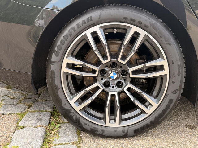 BMW 520 i T.M Sport Iconic ACC Sitzbel.PanoD.360°AHK Sportpaket Bluetooth HUD Navi LED Klima PDC el. Fen Ansicht 10 für Fahrzeugdetailseite