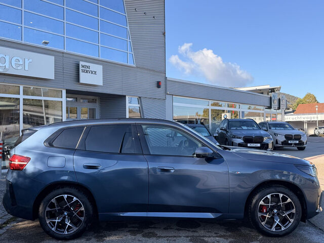 BMW X3 x30e M Sport PRO Iconic ACC HUD Ha/Ka.AHK 19 Sportpaket Bluetooth Navi LED Klima Aktivlenkung Sta Ansicht 4 für Fahrzeugdetailseite
