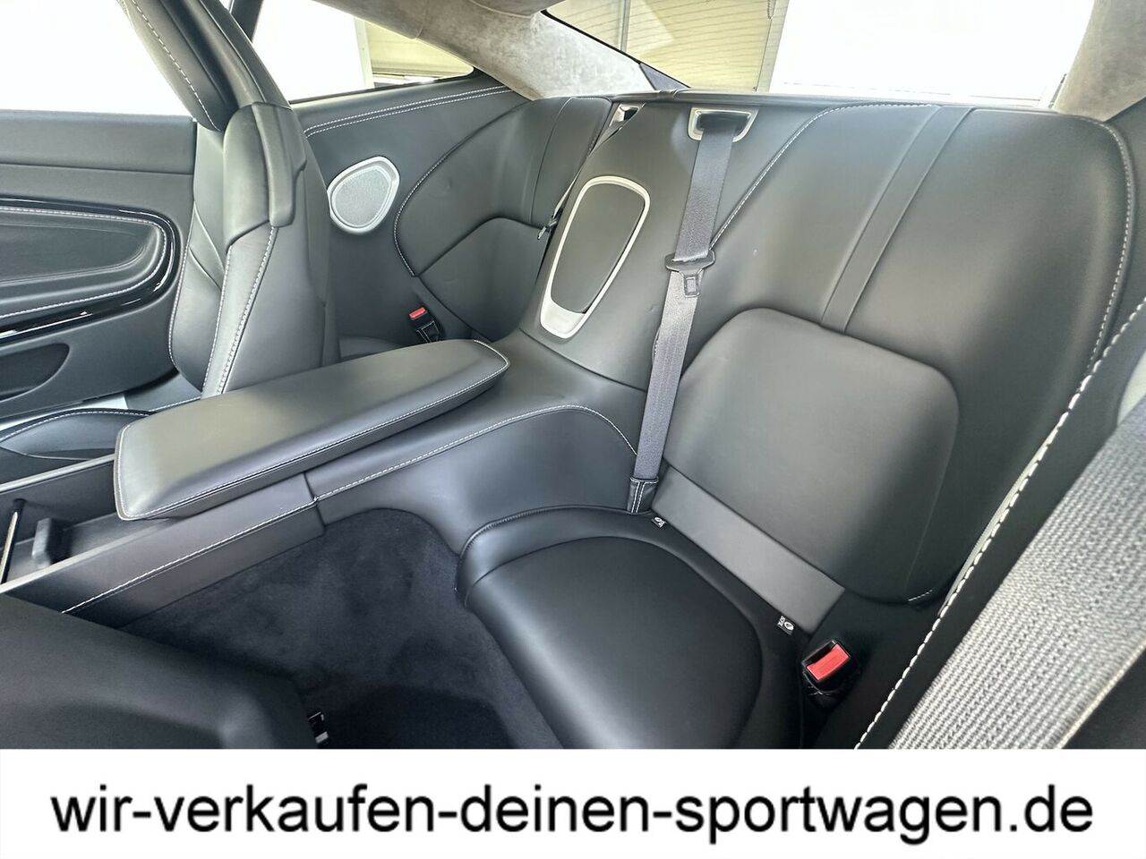 ASTON MARTIN DB11 V12 Launch Edition Edition unffr. neuwertig... Ansicht 8 für Fahrzeugdetailseite