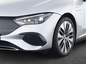 MERCEDES-BENZ EQE 350+ Electric Art PREMIUM-Pano-AHK-10°-Light EQE