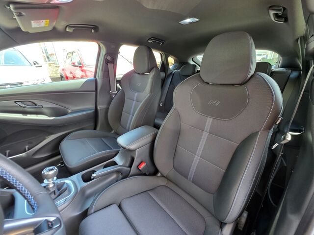 HYUNDAI i30 Fastback FL N Performance 2.0 T-GDI Winterräder / CarPlay / Navi / Kamera / PDC Ansicht 11 für Fahrzeugdetailseite