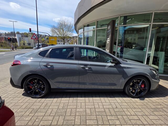 HYUNDAI i30 Fastback FL N Performance 2.0 T-GDI Winterräder / CarPlay / Navi / Kamera / PDC Ansicht 8 für Fahrzeugdetailseite