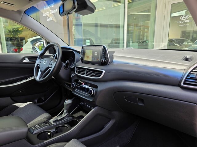 HYUNDAI TUCSON 2.0 CRDi A/T 4WD Premium AHK / Allwetterreifen / ACC / Navi / Voll-LED / Totwinkel Ansicht 11 für Fahrzeugdetailseite