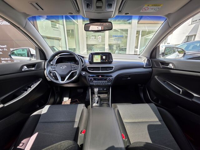 HYUNDAI TUCSON 2.0 CRDi A/T 4WD Premium AHK / Allwetterreifen / ACC / Navi / Voll-LED / Totwinkel Ansicht 13 für Fahrzeugdetailseite