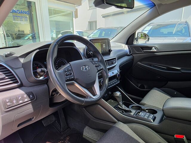 HYUNDAI TUCSON 2.0 CRDi A/T 4WD Premium AHK / Allwetterreifen / ACC / Navi / Voll-LED / Totwinkel Ansicht 7 für Fahrzeugdetailseite