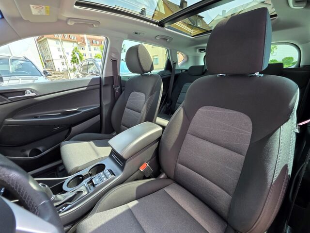 HYUNDAI TUCSON 2.0 CRDi A/T 4WD Premium AHK / Allwetterreifen / ACC / Navi / Voll-LED / Totwinkel Ansicht 8 für Fahrzeugdetailseite