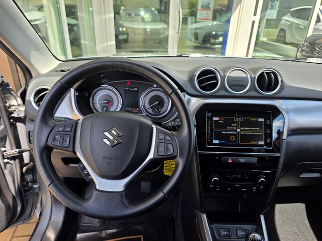 SUZUKI Vitara 1.4 4x2 Comfort AHK / Navi / Kamera / Klimaautomatik Ansicht 17 für Fahrzeugdetailseite