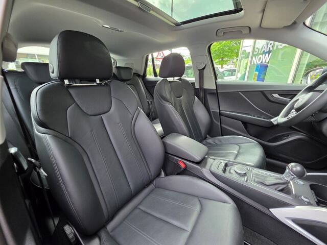 AUDI Q2 35 TFSi DSG sport AHK / Winterräder / Leder / Pano / Navi / / Sitzheizung Ansicht 13 für Fahrzeugdetailseite