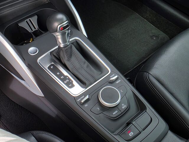 AUDI Q2 35 TFSi DSG sport AHK / Winterräder / Leder / Pano / Navi / / Sitzheizung Ansicht 21 für Fahrzeugdetailseite