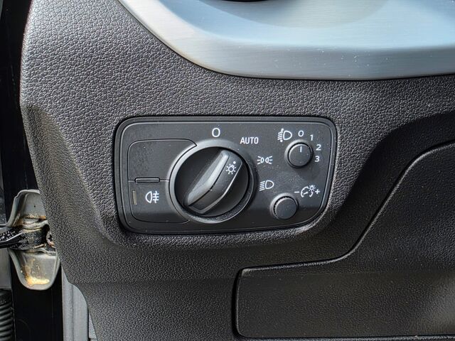 AUDI Q2 35 TFSi DSG sport AHK / Winterräder / Leder / Pano / Navi / / Sitzheizung Ansicht 25 für Fahrzeugdetailseite