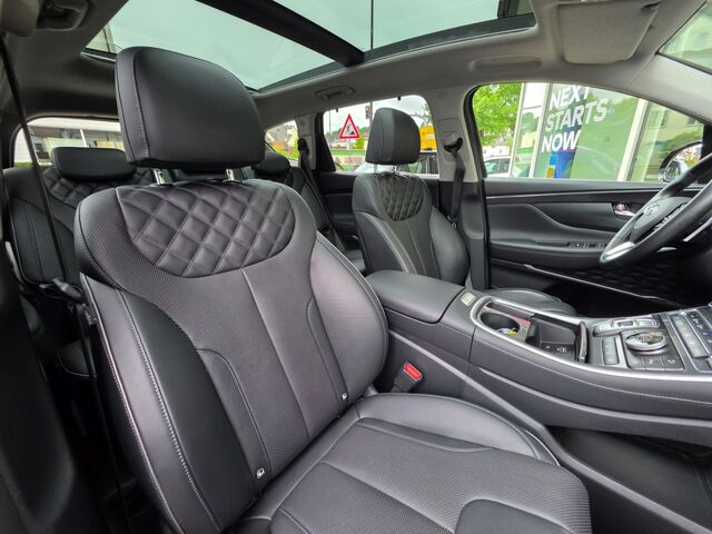 HYUNDAI SANTA FE PHEV 1.6 T-GDI A/T 4WD Prime / AHK / Winterräder / Pano / 360° / Leder / Totwinkel / Navi Ansicht 14 für Fahrzeugdetailseite