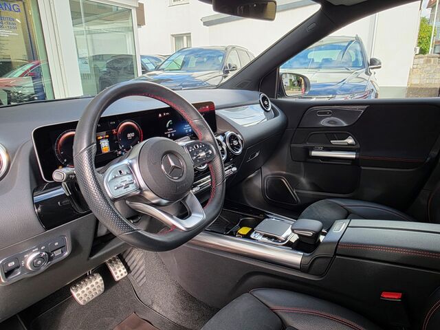 MERCEDES-BENZ B 200 DCT AMG Line / LED / Night-Paket / Navi / Allwetter / Kamera / PDC Ansicht 10 für Fahrzeugdetailseite
