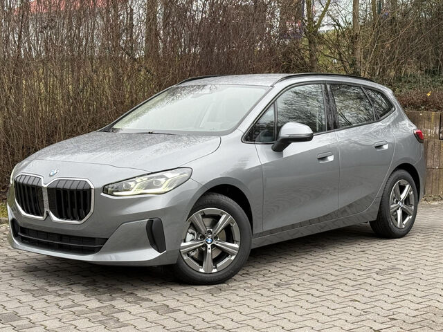 BMW 220 Active Tourer 220d AT HUD ACC SuView.Lenkh.AktivSitz.H/K AHK Navi LED PDC Ansicht 2 für Fahrzeugdetailseite