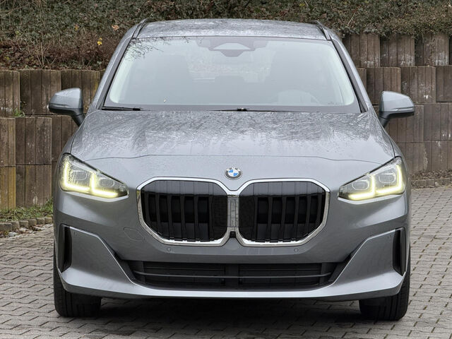 BMW 220 Active Tourer 220d AT HUD ACC SuView.Lenkh.AktivSitz.H/K AHK Navi LED PDC Ansicht 3 für Fahrzeugdetailseite