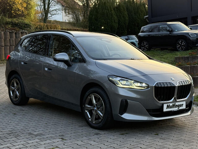BMW 223 Active Tourer 223i xDr AT HUD ACC SuView.Lenkh.Komfz.H/K AHK Bluetooth Navi LED Klima PDC el. Fenster Ansicht 4 für Fahrzeugdetailseite