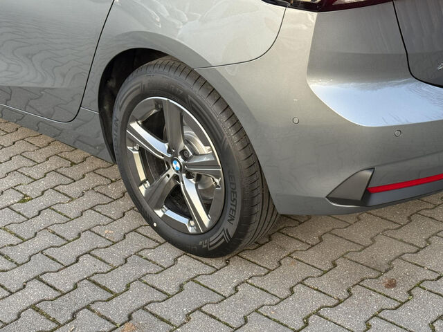 BMW 223 Active Tourer 223i xDr AT HUD ACC SuView.Lenkh.Komfz.H/K AHK Bluetooth Navi LED Klima PDC el. Fenster Ansicht 5 für Fahrzeugdetailseite