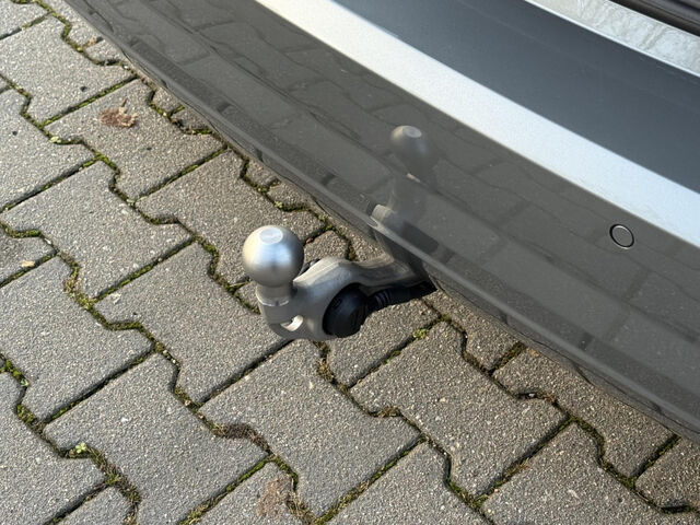 BMW 223 Active Tourer 223i xDr AT HUD ACC SuView.Lenkh.Komfz.H/K AHK Bluetooth Navi LED Klima PDC el. Fenster Ansicht 8 für Fahrzeugdetailseite