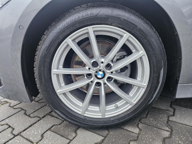 BMW 320 i T.M Sport PanoD.AHK ACC HUD Lenkradh.Park+ Sportpaket Bluetooth Navi LED Klima Aktivlenkung PDC Ansicht 7 für Fahrzeugdetailseite
