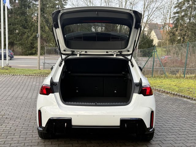 BMW 120 M Sport Pro HUD ACC Lenkh.IconGlow.P+H/K AHK Sportpaket Navi LED Klima PDC Ansicht 6 für Fahrzeugdetailseite