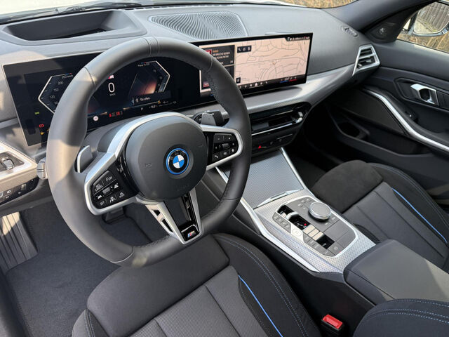 BMW 330 e xDr M Sport Pro HUD ACC SuView.Ha/Ka AHK18 Sportpaket Bluetooth Navi LED Klima Aktivlenkung PDC Ansicht 10 für Fahrzeugdetailseite