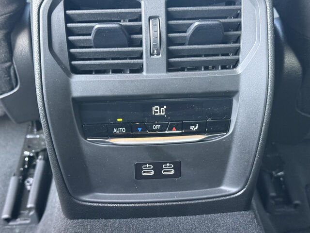 BMW 330 e xDr M Sport Pro HUD ACC SuView.Ha/Ka AHK18 Sportpaket Bluetooth Navi LED Klima Aktivlenkung PDC Ansicht 14 für Fahrzeugdetailseite