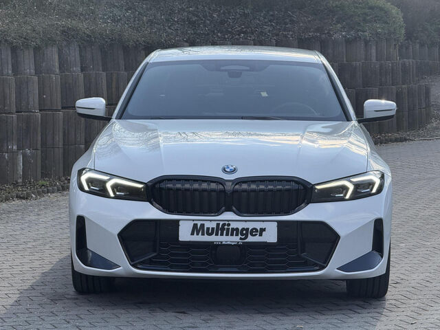 BMW 330 e xDr M Sport Pro HUD ACC SuView.Ha/Ka AHK18 Sportpaket Bluetooth Navi LED Klima Aktivlenkung PDC Ansicht 3 für Fahrzeugdetailseite