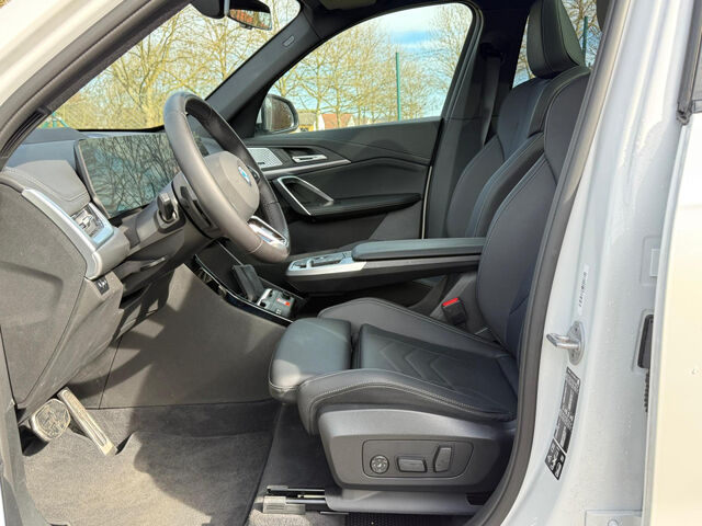 BMW X1 x23d M Sport HUD ACC SurView PanoD.19Leas499 Sportpaket Bluetooth Navi LED Vollleder Klima PDC el Ansicht 9 für Fahrzeugdetailseite