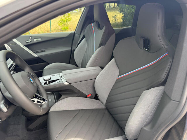 BMW iX xDrive45 Sportpaket Navi LED PDC Ansicht 10 für Fahrzeugdetailseite