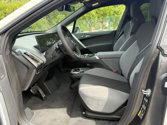 BMW iX xDrive45 Sportpaket Navi LED PDC Ansicht 11 für Fahrzeugdetailseite
