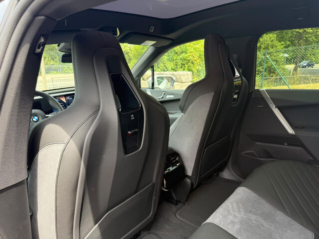 BMW iX xDrive45 Sportpaket Navi LED PDC Ansicht 13 für Fahrzeugdetailseite