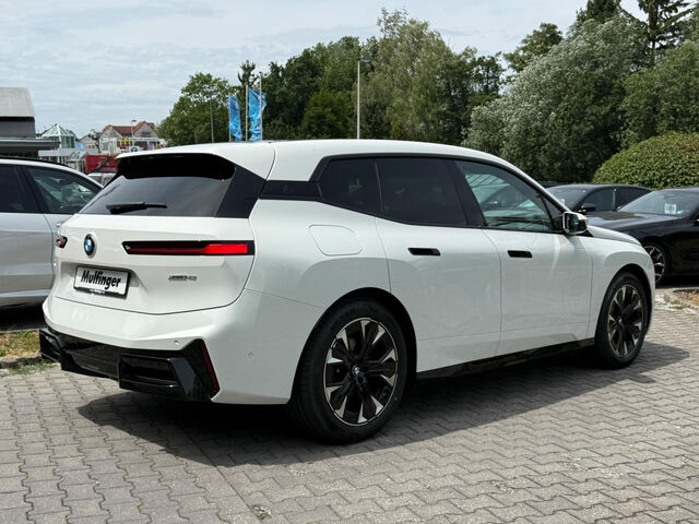 BMW iX xDrive45 Sportpaket Navi LED PDC Ansicht 5 für Fahrzeugdetailseite