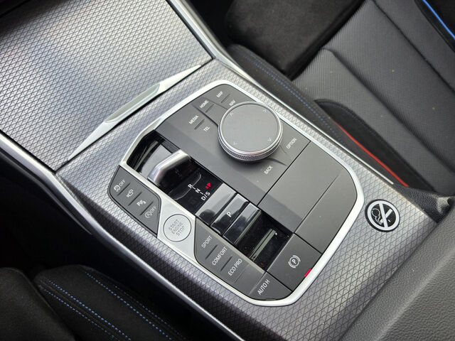 BMW 330 i xDr.T.M Sport HUD ACC PanoD.SurView AHK 19 Sportpaket Bluetooth Navi LED Klima Aktivlenkung PDC Ansicht 15 für Fahrzeugdetailseite