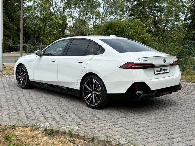 BMW 550 e xDrive Sportpaket HUD Navi LED Vollleder Klima PDC el. Fenster Ansicht 7 für Fahrzeugdetailseite