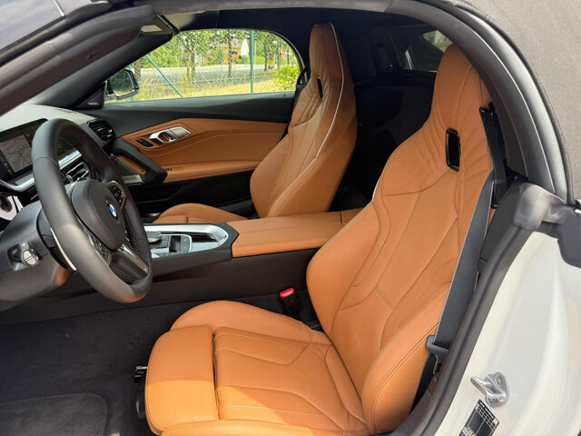 BMW Z4 sDrive30i Sportpaket Bluetooth HUD Navi LED Vollleder Klima Aktivlenkung PDC Ansicht 10 für Fahrzeugdetailseite