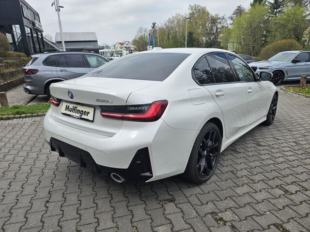 BMW 330 e M Sport HUD SurView GlasD.Har/Kar.AHK 19 Sportpaket Bluetooth Navi LED Klima Aktivlenkung Stand Ansicht 5 für Fahrzeugdetailseite